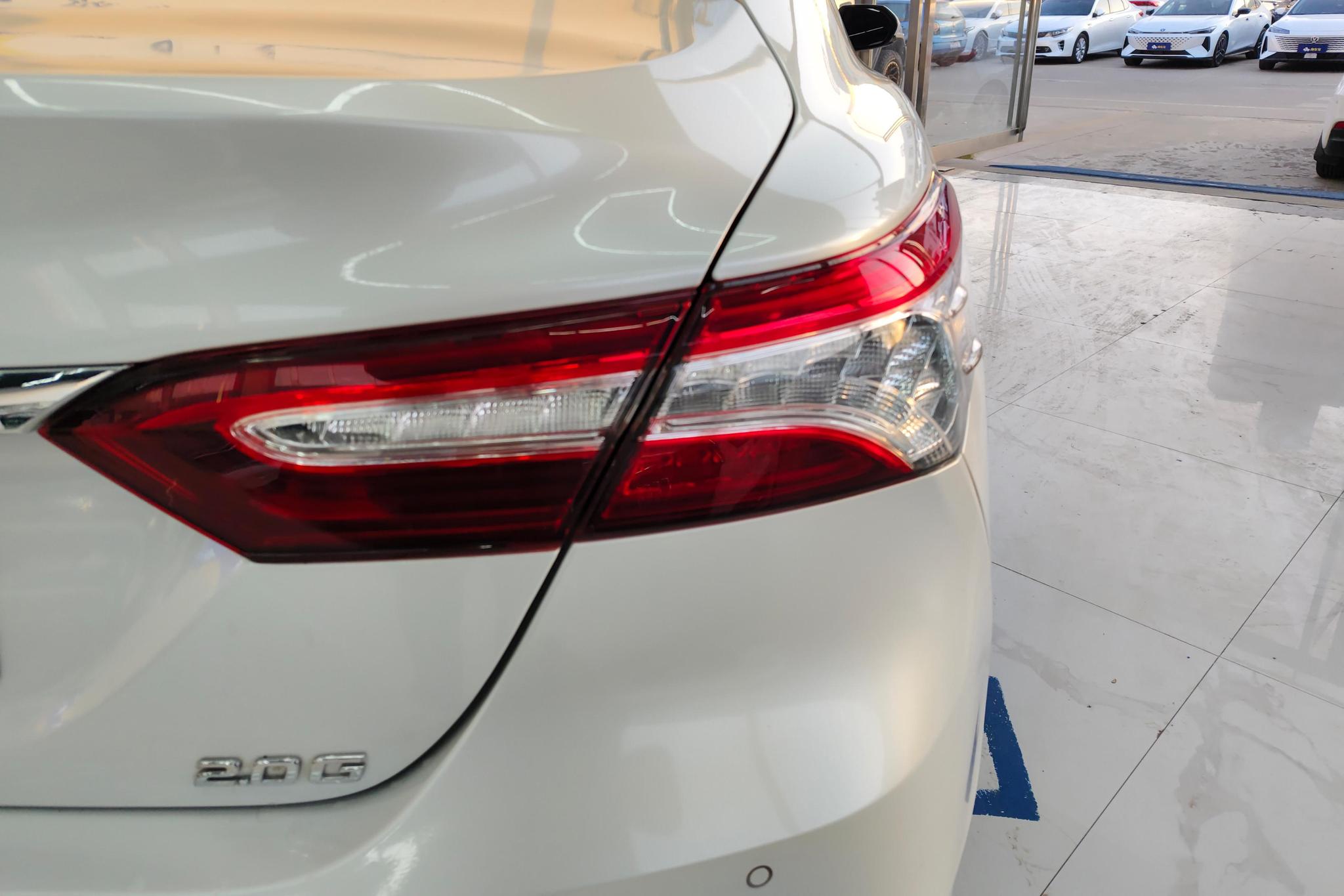 Toyota Camry 2019 2.0G Luxury