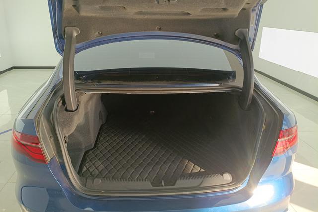 Jaguar XEL 2022 Синий из Китая, фото 6