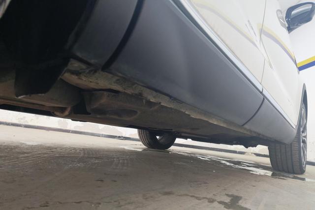 Red flag HS5 id 3823636 из Китая 7