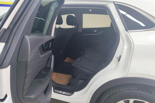 Red flag HS5 id 3823636 из Китая 9