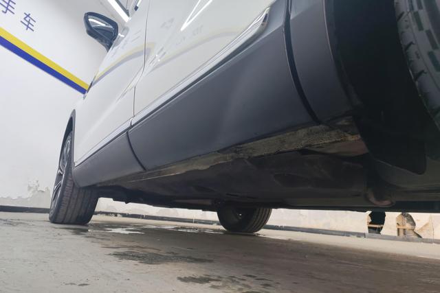 Red flag HS5 id 3823636 из Китая 11