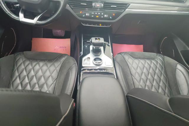 Red flag HS5 id 3823636 из Китая 15