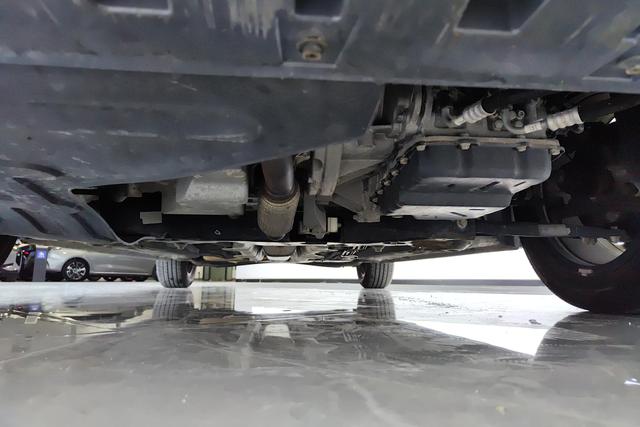 Roewe i5 2023 Темно-серый из Китая, фото 2