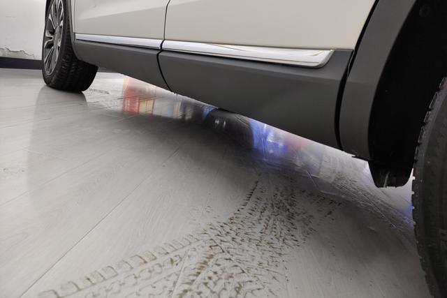 Red flag HS5 id 3768814 из Китая 15