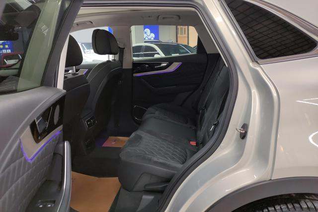 Red flag HS5 id 3768814 из Китая 16