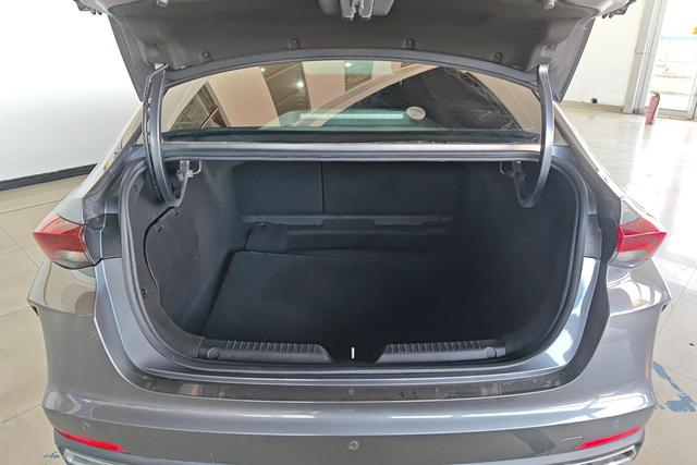 Trumpchi Empow 2023 2.0 L DHT Hybrid — фото 17