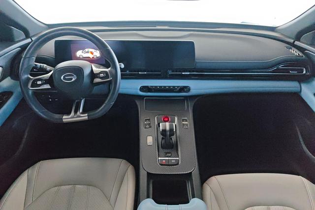 Trumpchi Empow 2023 2.0 L DHT Hybrid — фото 13