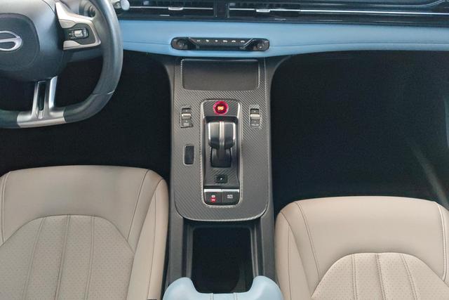 Trumpchi Empow 2023 2.0 L DHT Hybrid — фото 12