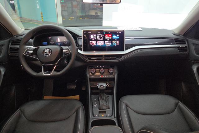 Skoda Kodiak 2024 Белый из Китая