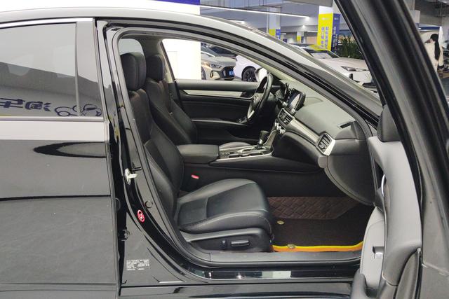 Honda Accord id 3837287 из Китая 14