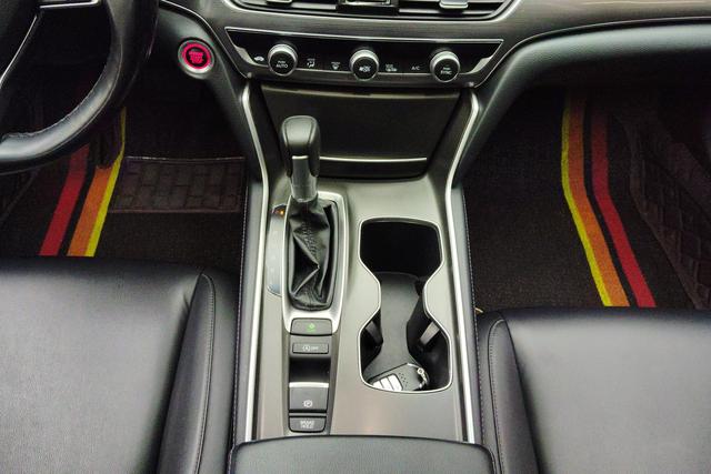 Honda Accord id 3837287 из Китая 15