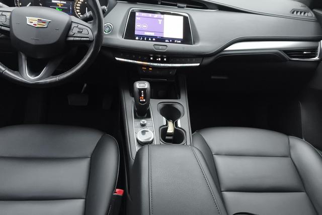 Cadillac XT4 2018 — фото 12