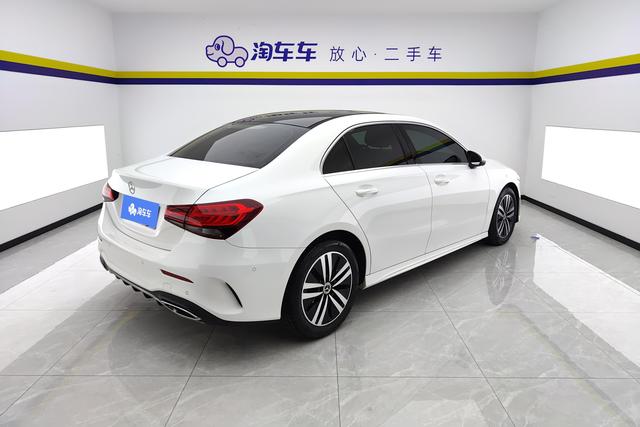 Mercedes Benz A-Class 2019 — фото 3