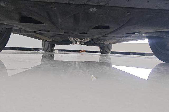 Geely Automobile Xingyue L 2024 Темно-серый из Китая, фото 3