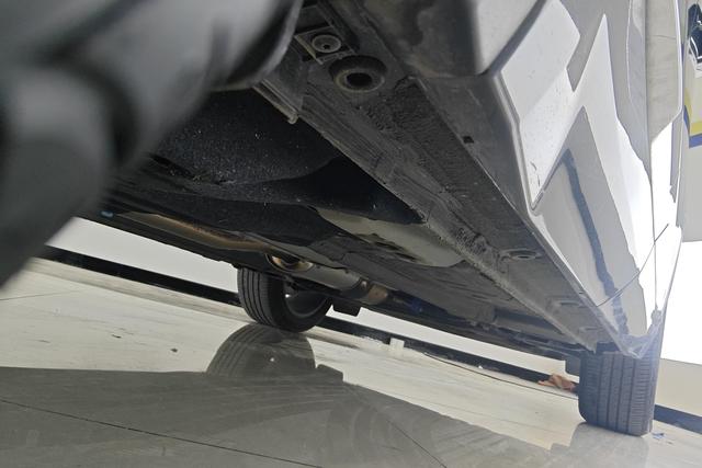 Geely Automobile Xingyue L 2024 Темно-серый из Китая, фото 6