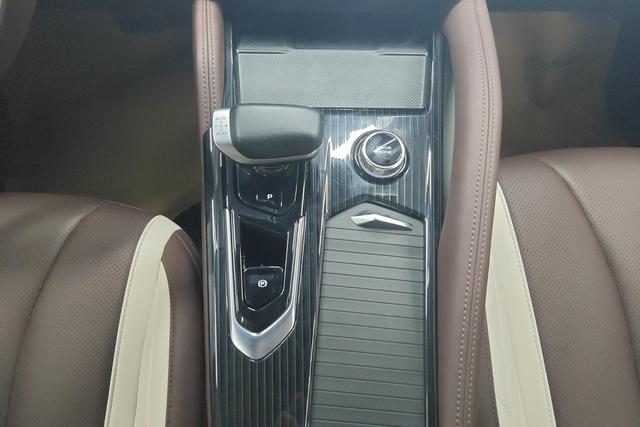 Geely Automobile Xingyue L id 3769107 из Китая 11