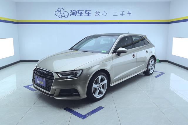 Audi A3 2018 — фото 1