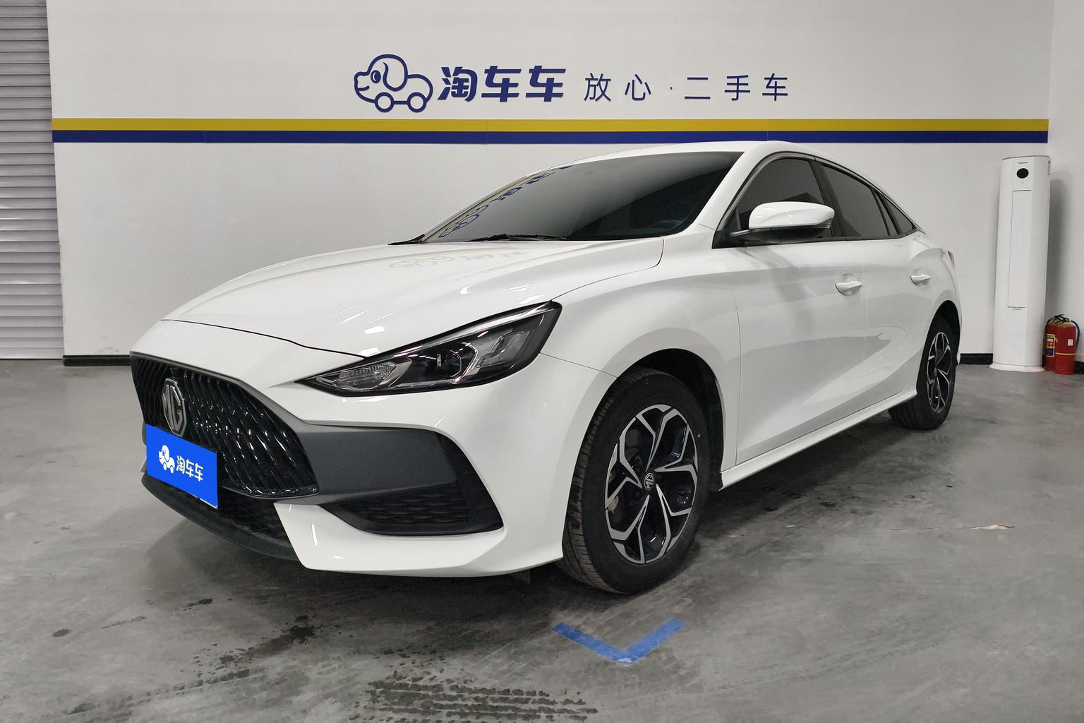 MG MG5 2023 180DVVT CVT