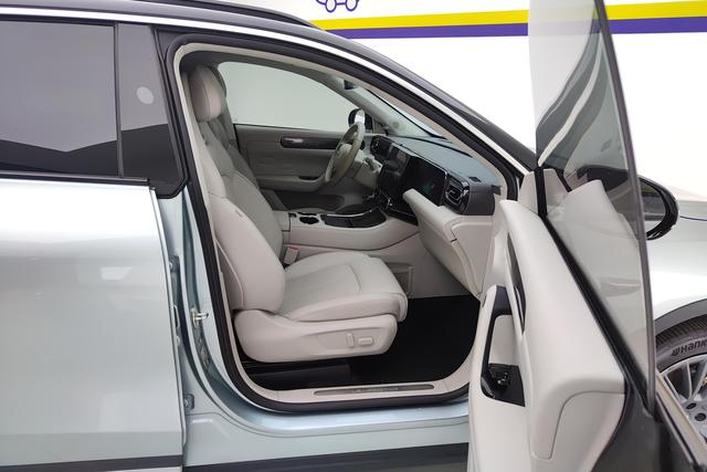 Leapmotor C11 Hybrid 2023 — фото 15