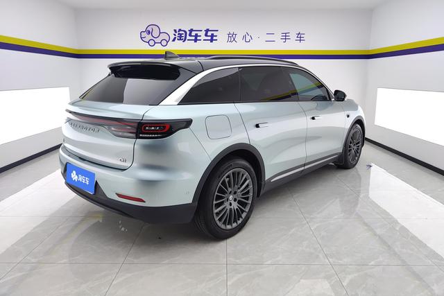 Leapmotor C11 Hybrid 2023 — фото 3