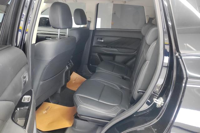 Mitsubishi Outlander 2020 — фото 16