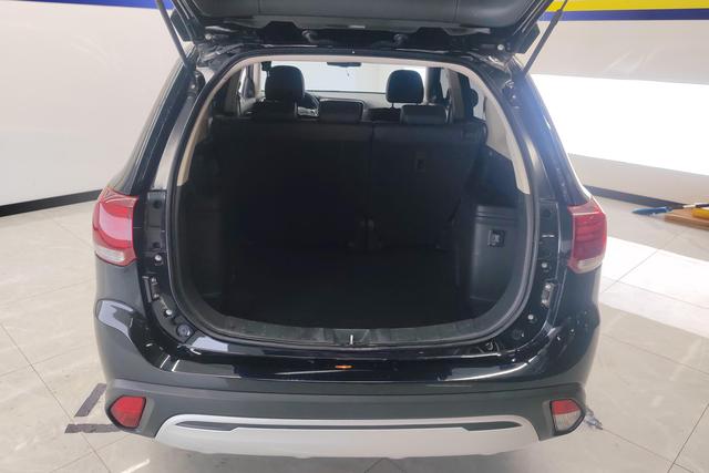 Mitsubishi Outlander 2020 — фото 17