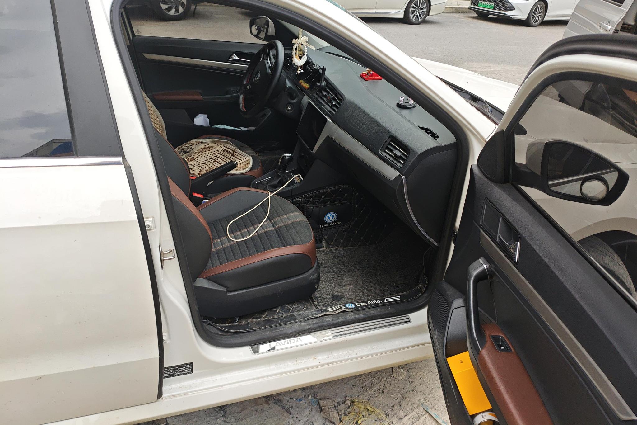 Volkswagen Lavida 2019 1.5L AT Comfort VI