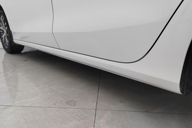 Geely Automobile Emgrand 2024 Белый из Китая, фото 4