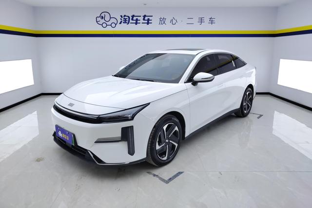 Geely Galaxy L6 2023 — фото 1