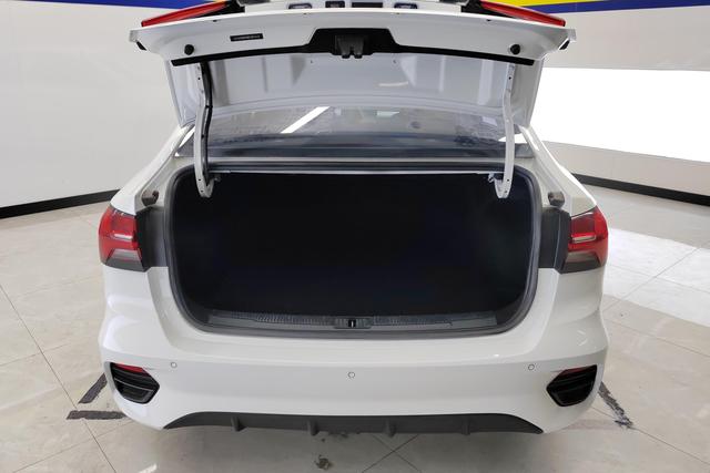 Roewe i5 id 3804384 из Китая 8