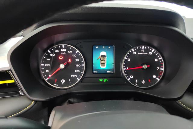 Roewe i5 id 3804384 из Китая 15