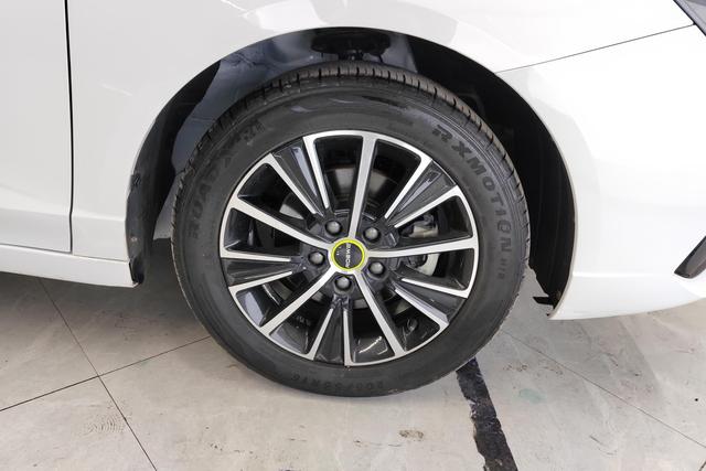 Roewe i5 id 3804384 из Китая 17