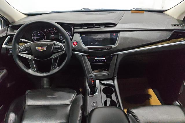 Cadillac XT5 2018 — фото 11