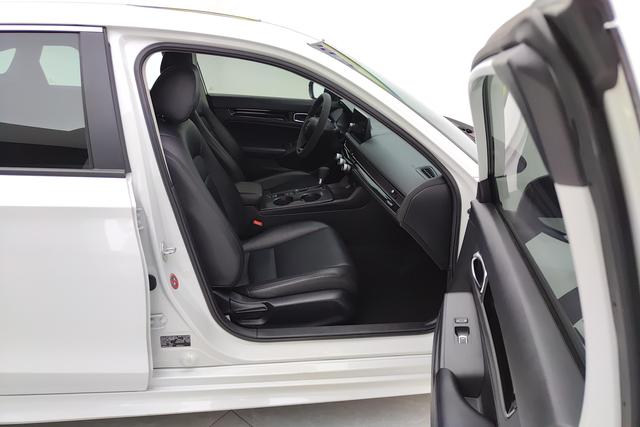 Honda Civic id 3840624 из Китая 11