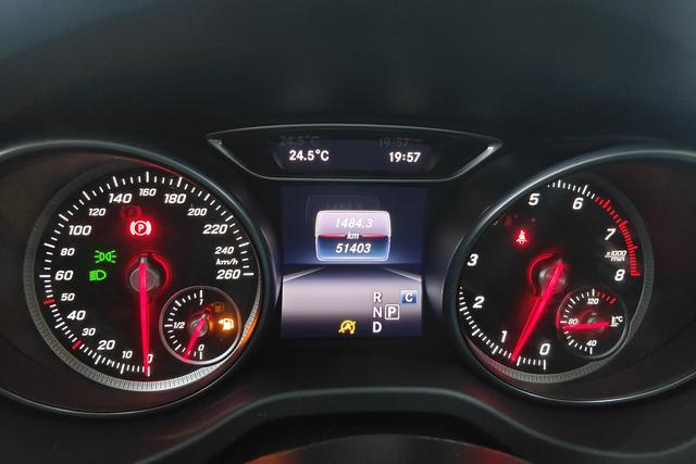 Mercedes Benz GLA 2018 — фото 14