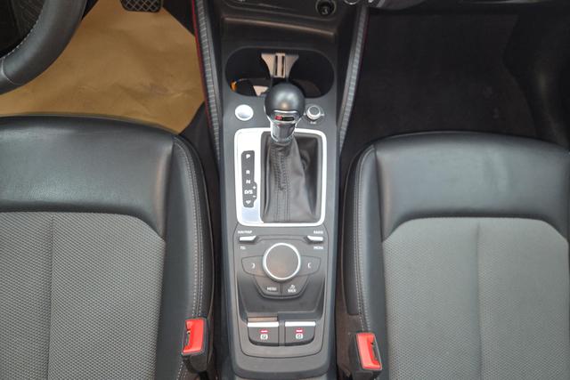 Audi Q2L 2020 Темно-серый из Китая, фото 4