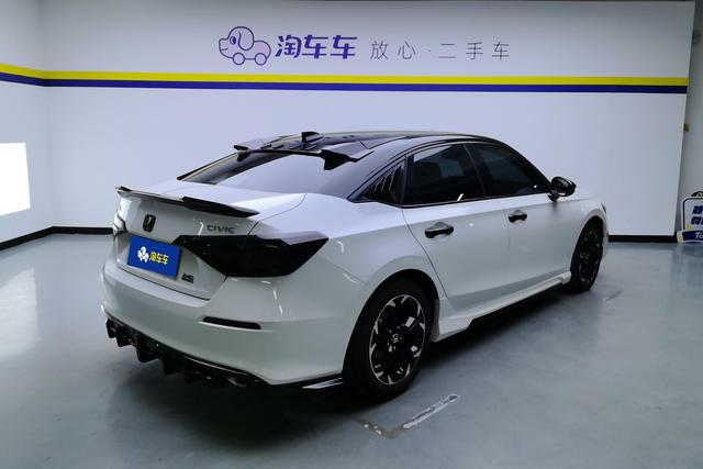 Honda Civic id 3784651 из Китая 17