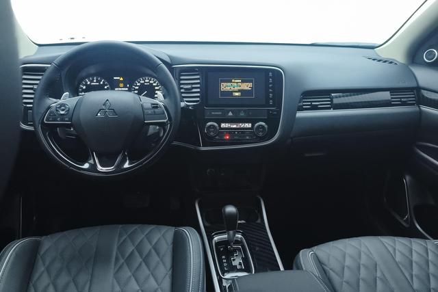 Mitsubishi Outlander 2021 — фото 13
