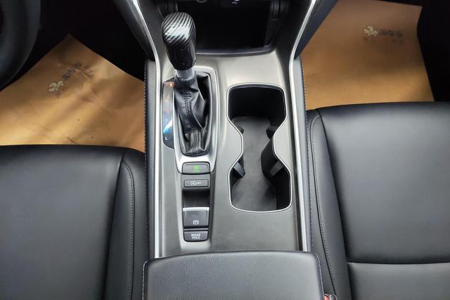 Honda Accord 2020 Белый из Китая, фото 4