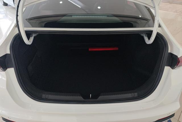 Trumpchi Empow 2023 2.0 L DHT Hybrid — фото 17