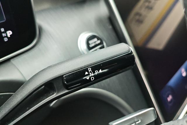 Mercedes-Benz C-Class 2023 C 200 L — фото 14