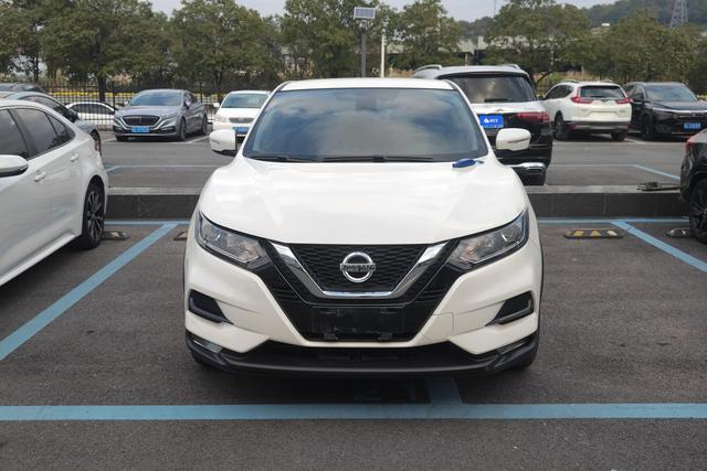 Nissan Qashqai 2022 2.0 L XV — фото 2