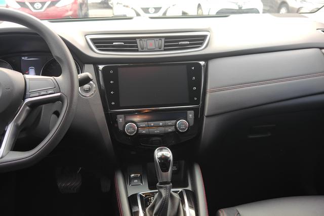 Nissan Qashqai 2022 2.0 L XV — фото 9