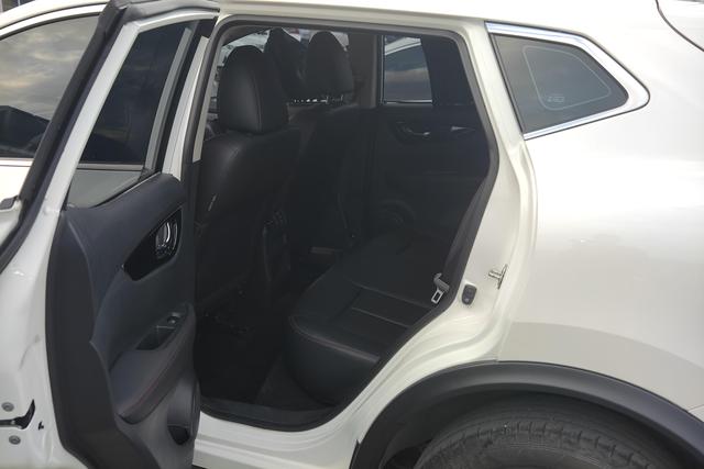 Nissan Qashqai 2022 2.0 L XV — фото 16