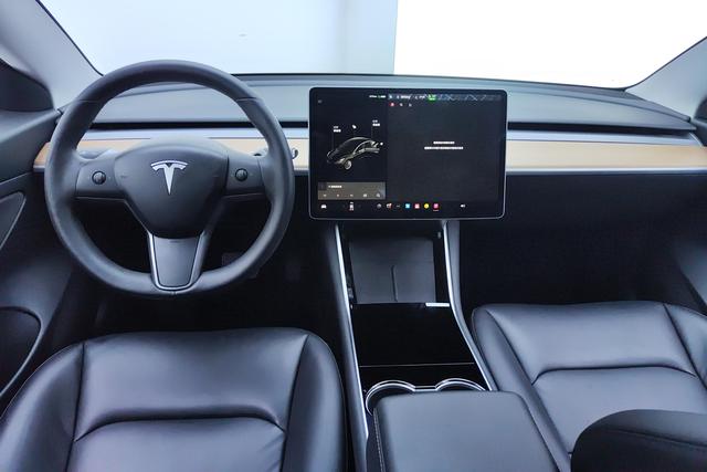 Tesla Model 3 2020 — фото 14