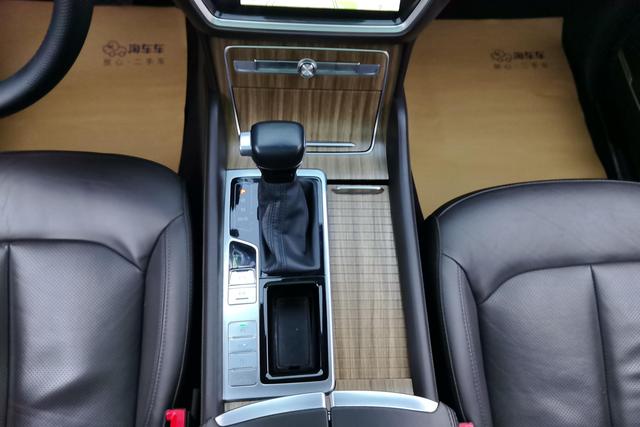 Roewe RX8 2018 — фото 14