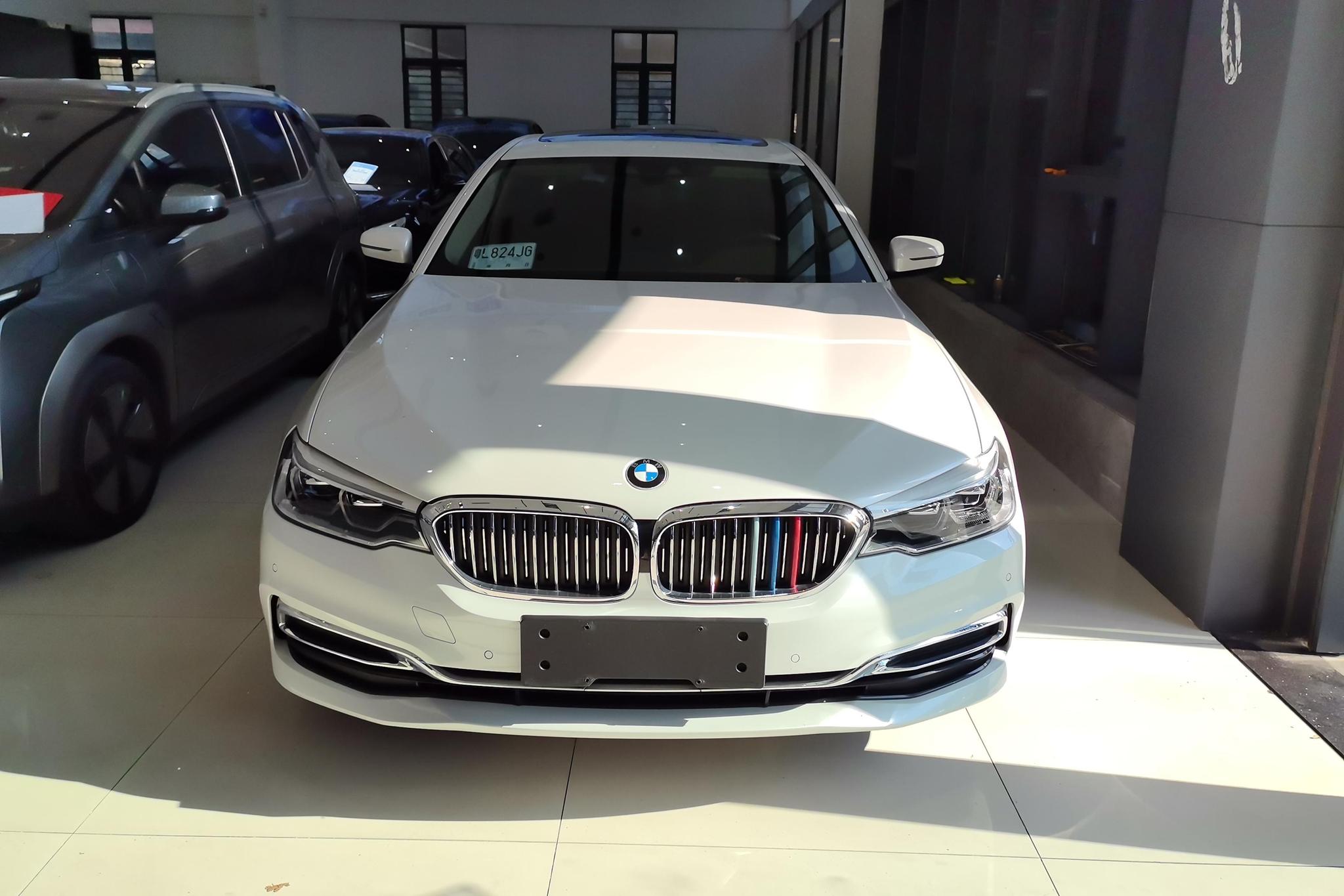 BMW 5 серииPHEV 5 PHEV 2020 530Le Luxury