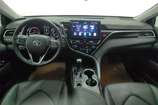 Toyota Camry 2022 2.0 GVP — фото 13