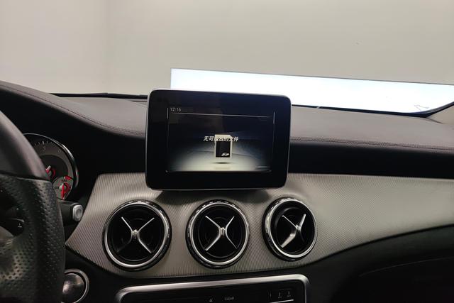 Mercedes Benz GLA 2016 — фото 10