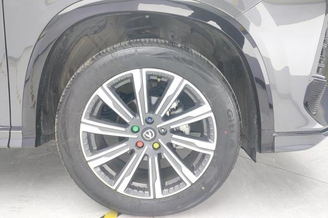 Chang'an CS75 PLUS 2025 Темно-серый из Китая, фото 4